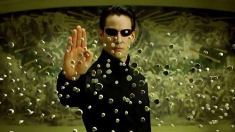 keanu reeves nel primo matrix 