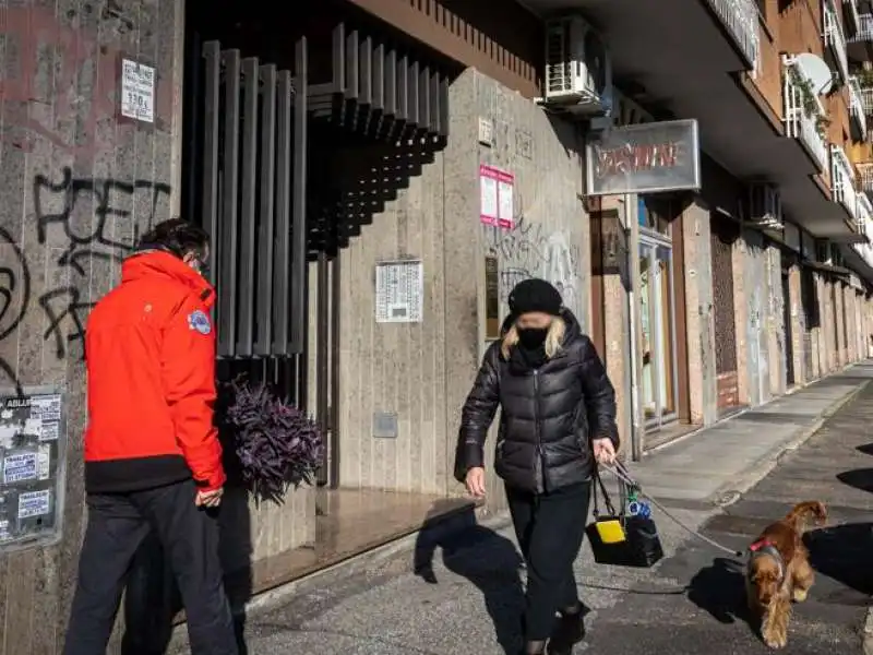 l ingresso del palazzo in via val maira dove e' morta maria pifano 