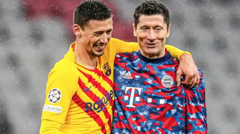 lenglet se la ride con lewandowski