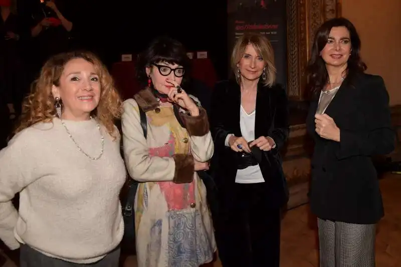 luigia sorrentino  elisabetta sgarbi  tiziana ferrario  laura boldrini  foto di bacco