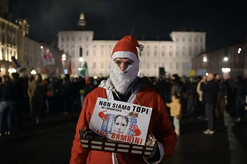 manifestazione no green pass a torino   6