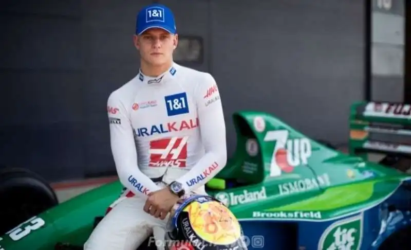 mick schumacher 4