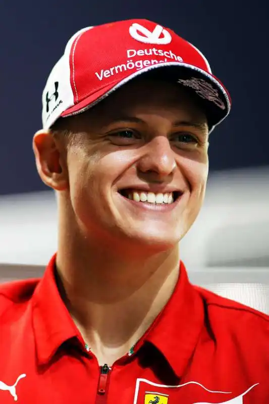 mick schumacher 6