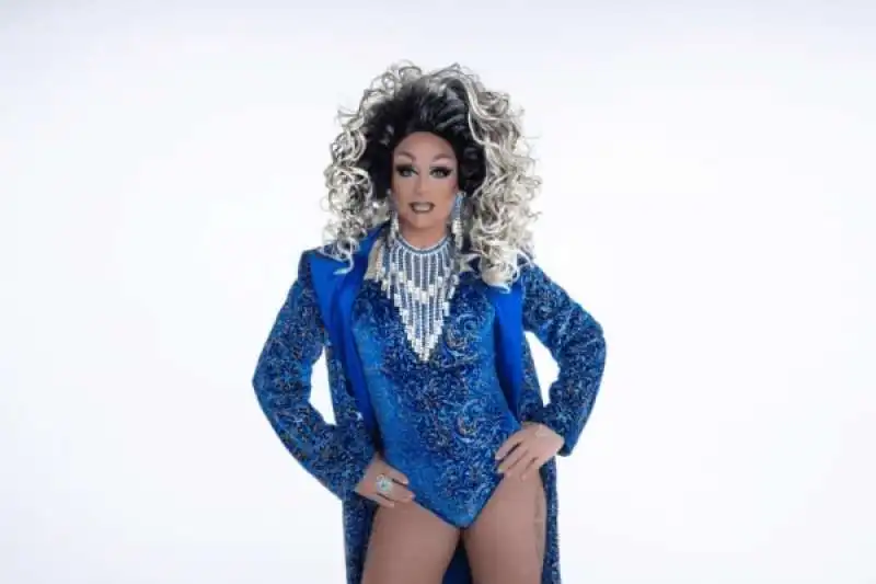 Priscilla, drag queen 6