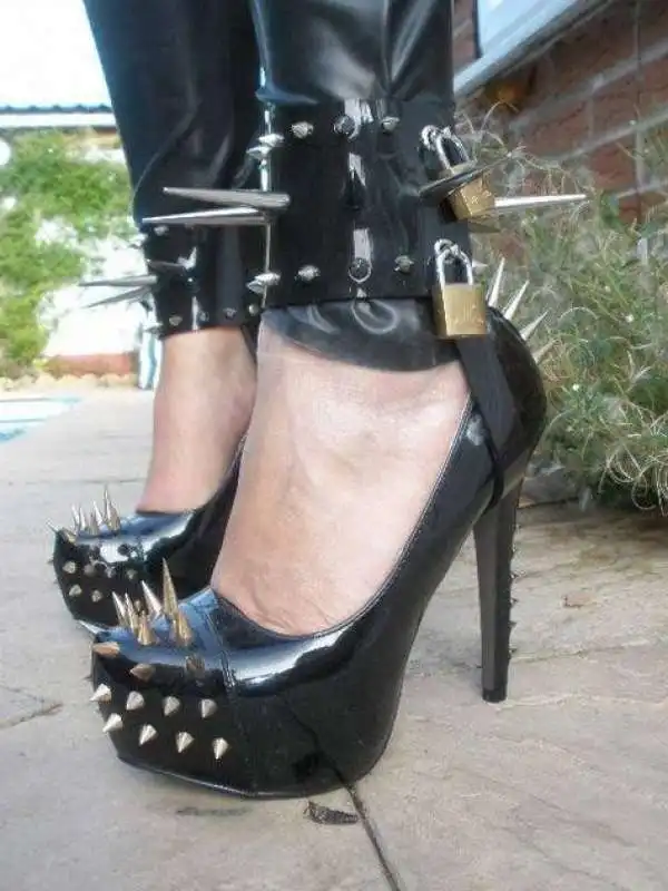 scarpe bdsm (5)