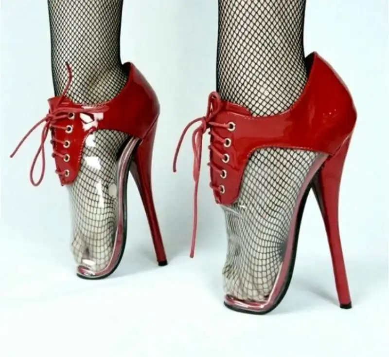 scarpe bdsm trasparenti