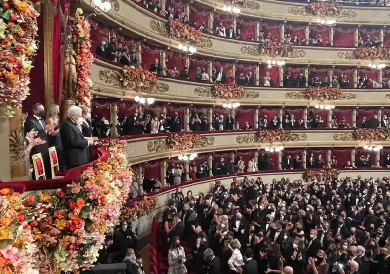 sergio mattarella alla prima della scala 2