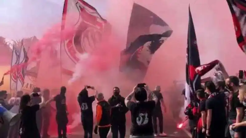 ULTRAS MILAN CURVA SUD 