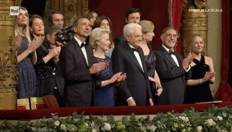 beppe sala ursula von der leyen sergio mattarella ignazio la russa giorgia meloni   palco reale scala 2022