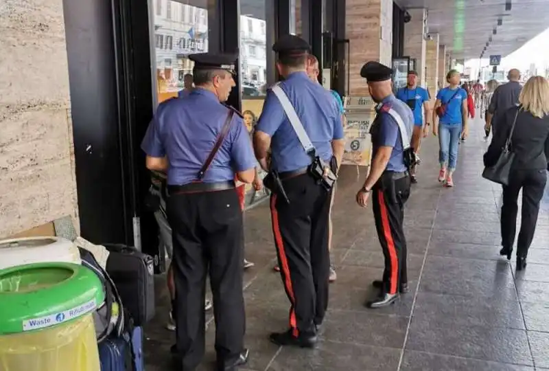 Carabinieri a Termini