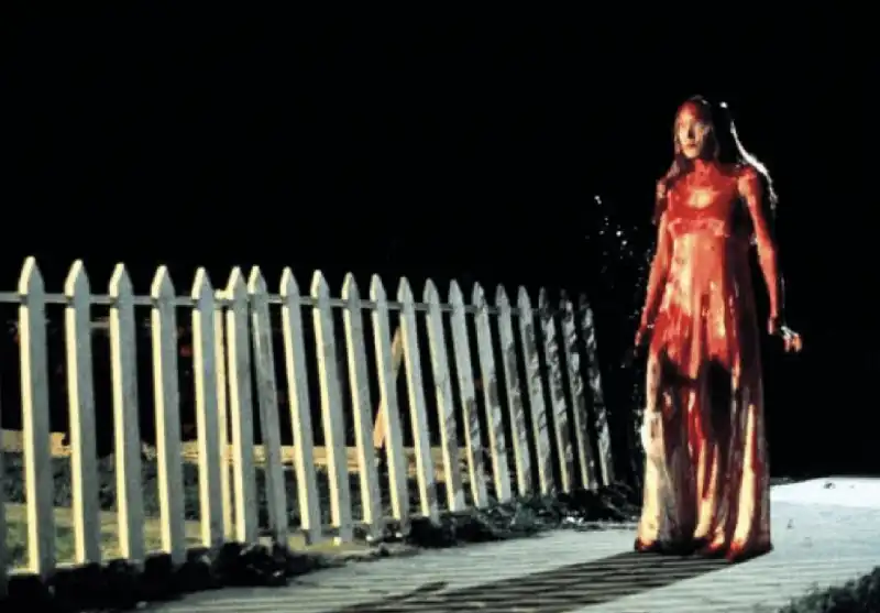 CARRIE LO SGUARDO DI SATANA DI BRIAN DE PALMA