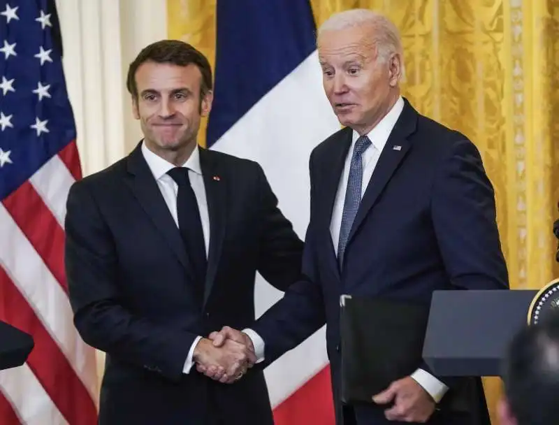 emmanuel macron joe biden 