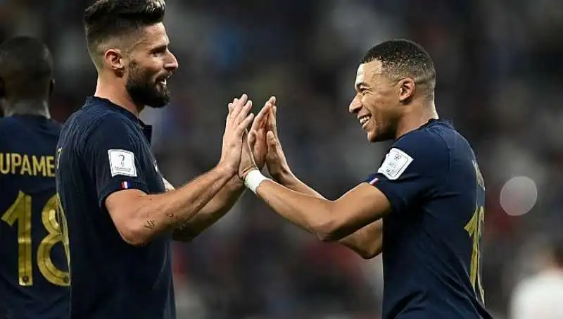 kylian mbappe olivier giroud 1