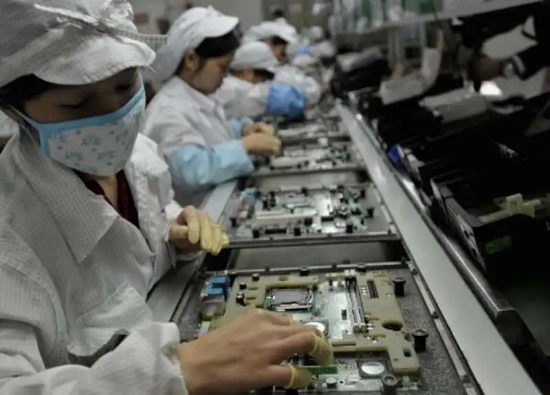 lavoratori foxconn