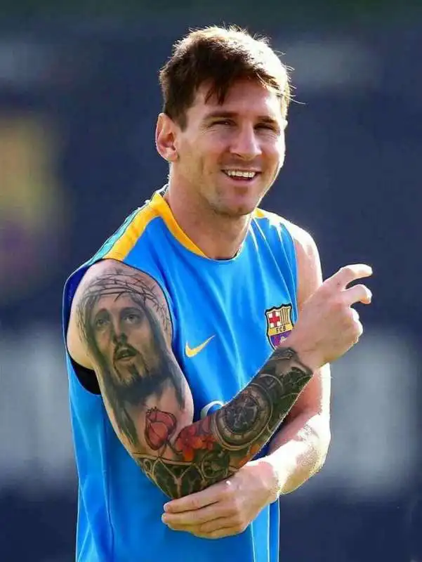 leo messi tatuaggio gesu cristo