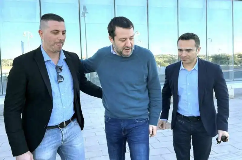 matteo salvini accolto a lampedusa dal sindaco filippo mannino e dal vice sindaco attilio lucia  