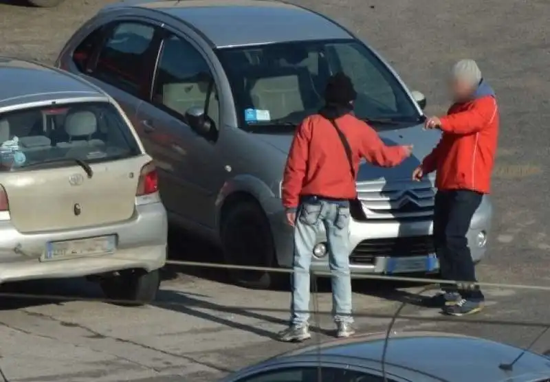 PARCHEGGIATORE ABUSIVO