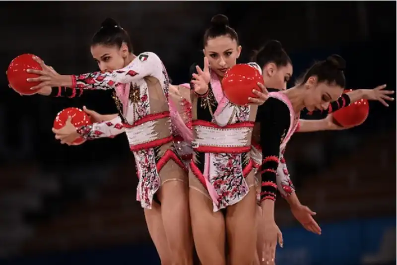 ragazze ginnastica ritmica