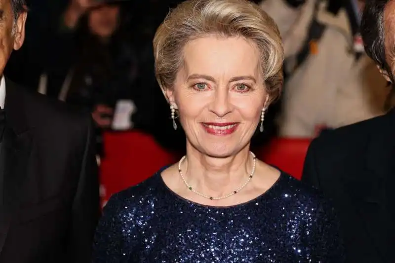 ursula von der leyen alla prima della  scala 2022   1