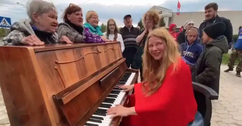 valentina lisitsa suona a mariupol