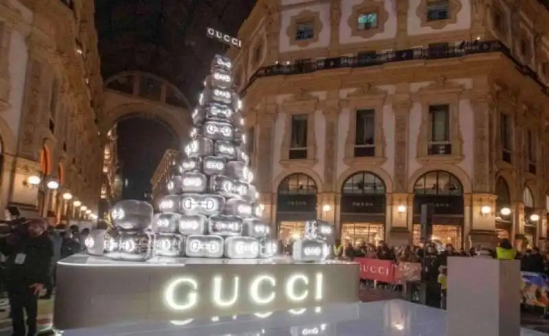 albero di gucci a milano 8