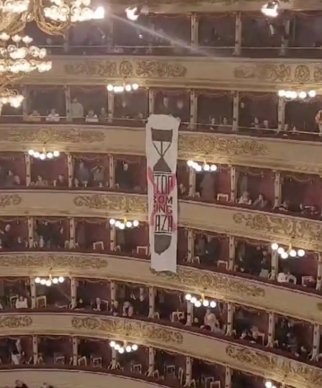 contestazione pro palestina alla scala di milano   4