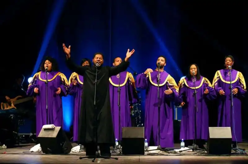 earl bynum & the mount unity choir 1