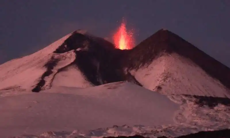 eruzione etna novembre 2023 3