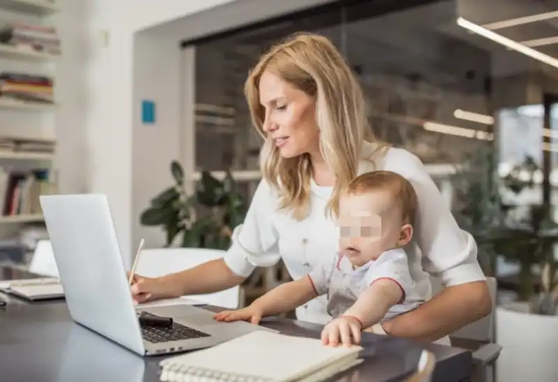 ESSERE MADRE E LAVORATRICE 1