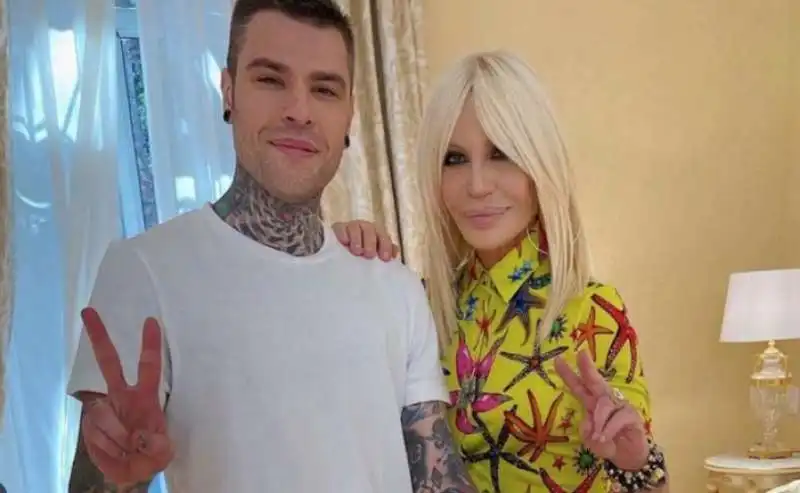 fedez donatella versace 