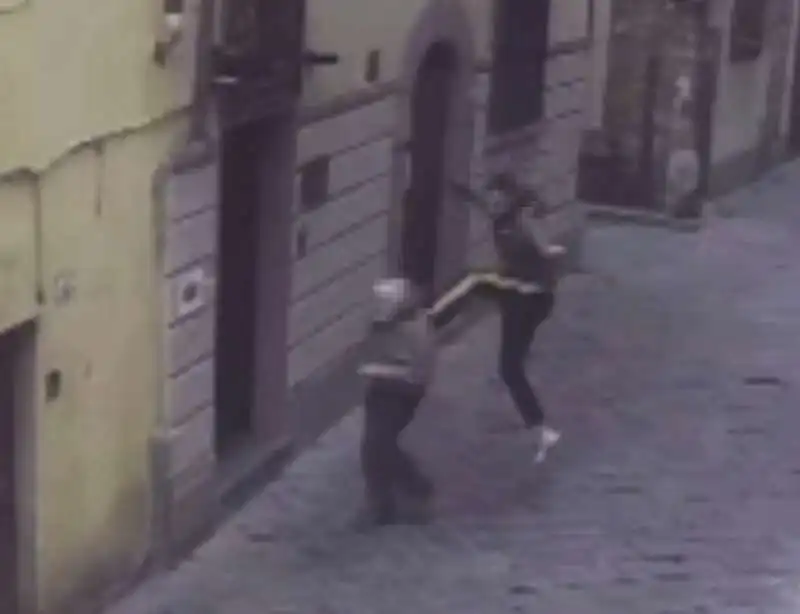 FIRENZE - ANZIANO AGGREDITO IN CENTRO 