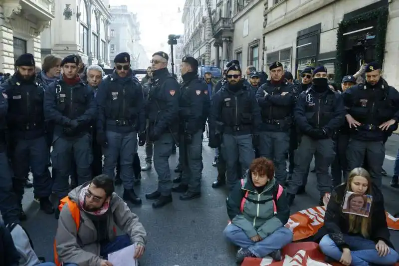 gretini a via del corso   7