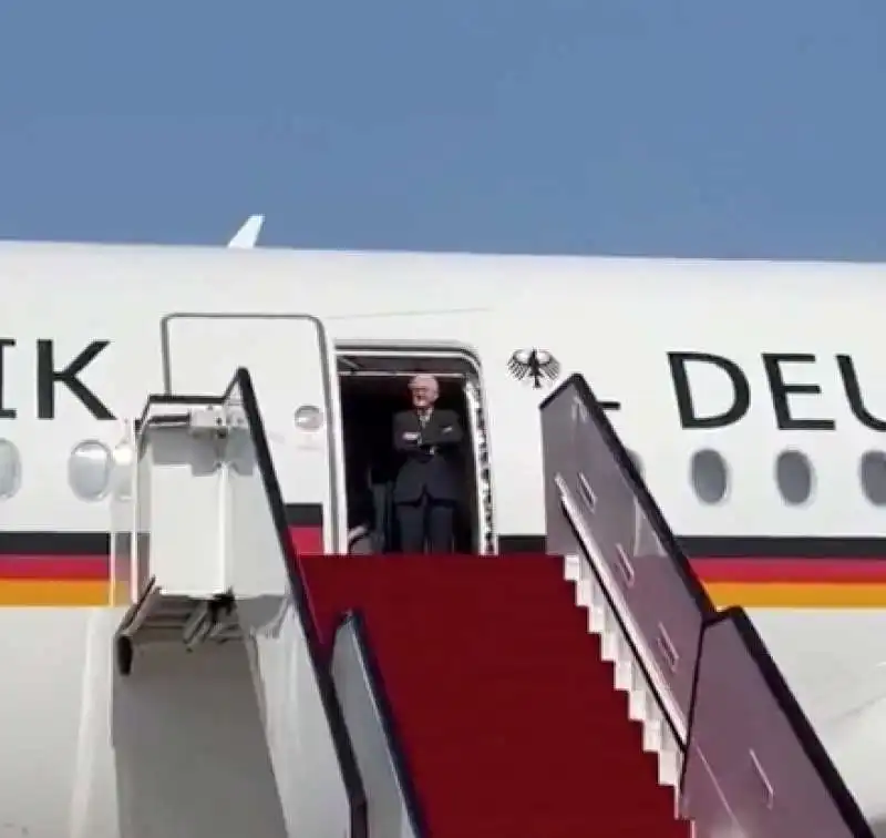 il presidente tedesco Frank-Walter Steinmeier  all aeroporto di doha 