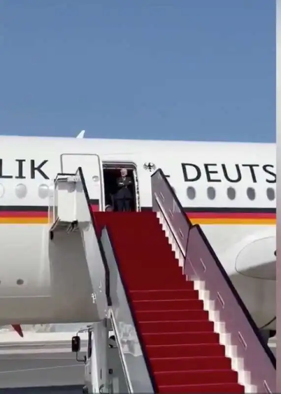 il presidente tedesco Frank-Walter Steinmeier  all aeroporto di doha