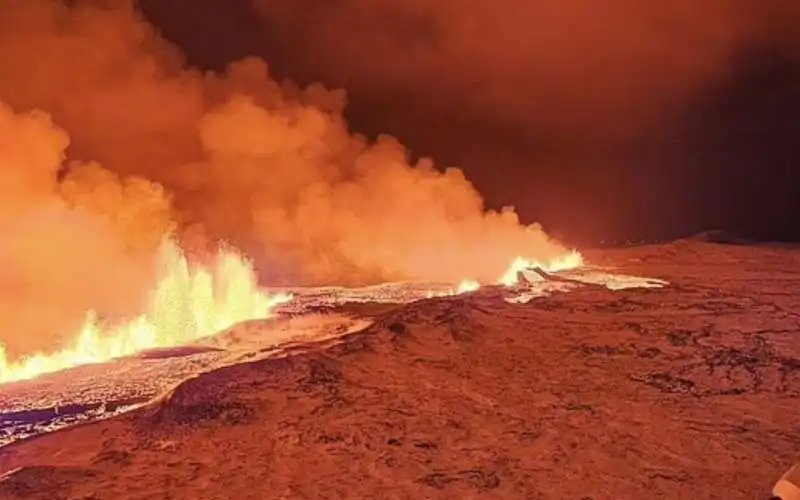 islanda   eruzione vulcano nella penisola di reykjanes   17