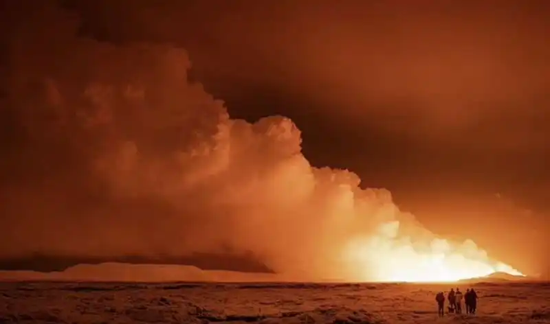 islanda   eruzione vulcano nella penisola di reykjanes   22