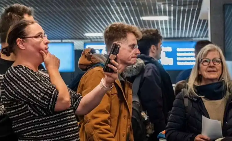 londra   caos alla stazione di st pancras per l allagamento del tunnel eurostar 5