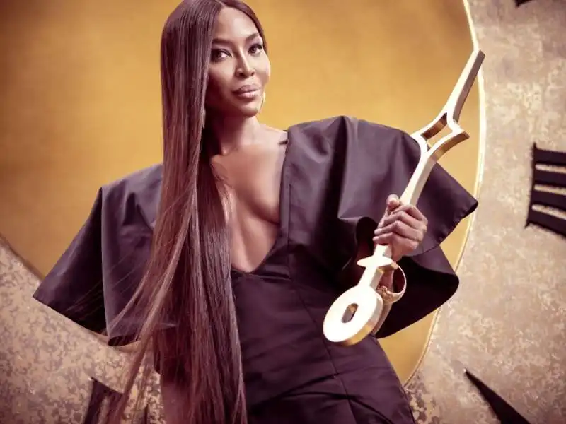 naomi campbell 2  backstage calendario pirelli 2024   