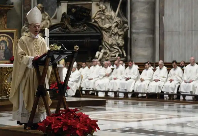 padre georg gaenswein  alla messa in memoria di ratzinger   3