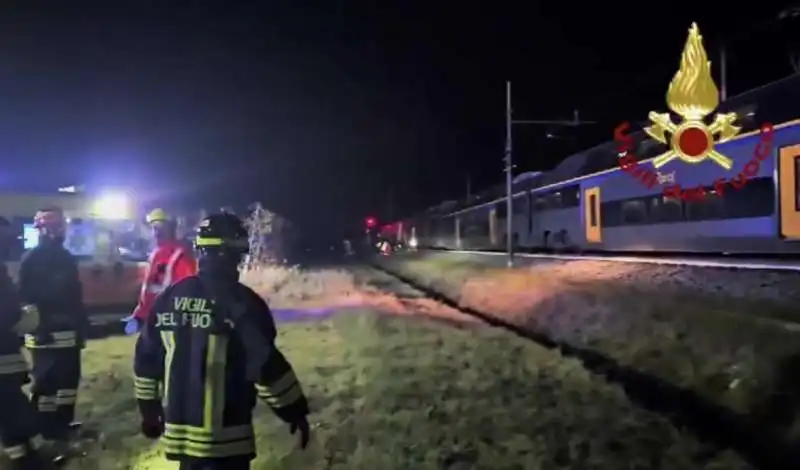 scontro tra un intercity e un frecciarossa a faenza   5