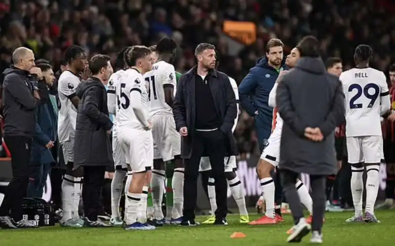 tom lockyer malore durante bournemouth luton 4