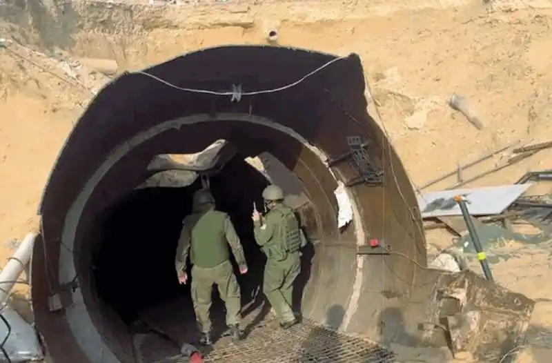 TUNNEL DI HAMAS A GAZA