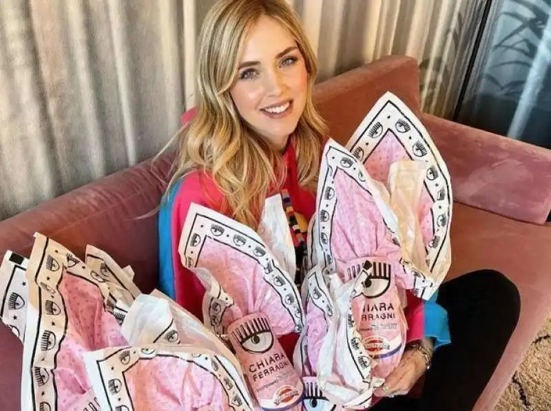 uovo di pasqua di chiara ferragni 10