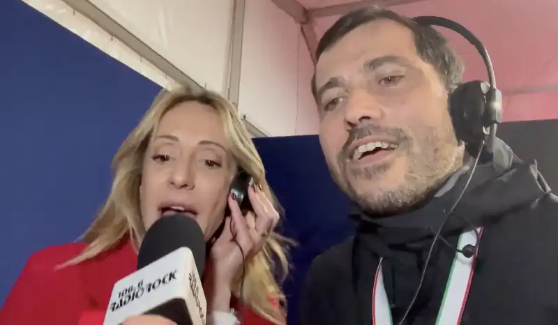 arianna meloni canta con dejan cetnikovic di radio rock   4