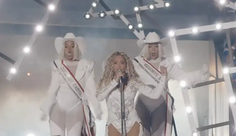 beyonce al nfl christmas gameday 15