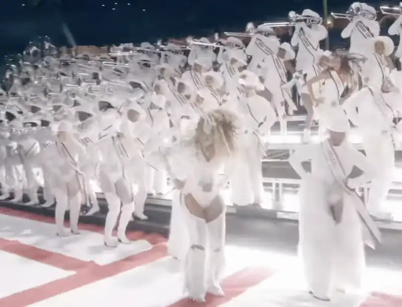 beyonce al nfl christmas gameday 16