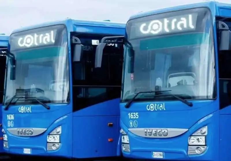 BUS COTRAL 