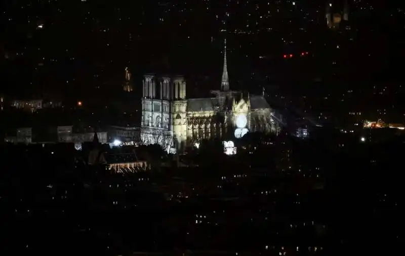 cerimonia di riapertura di notre dame 8