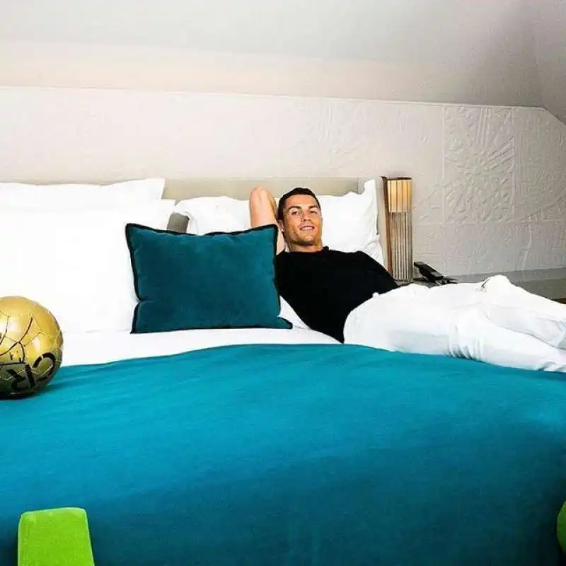 cristiano ronaldo a letto