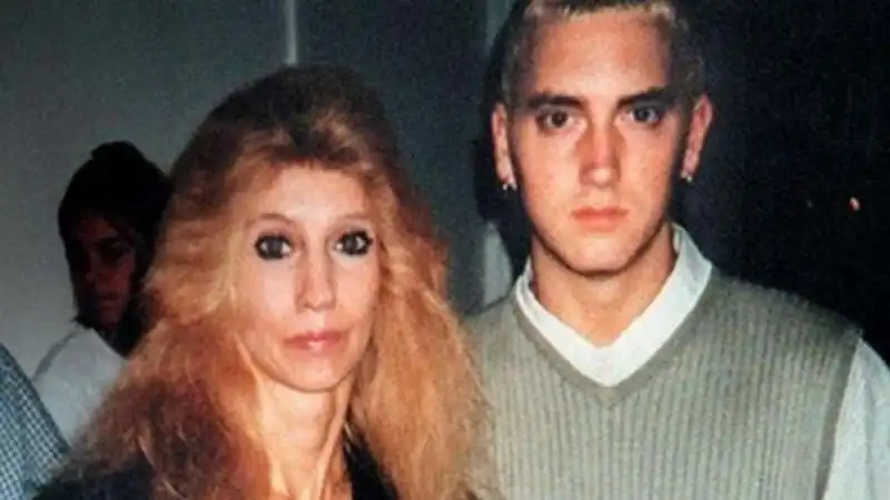 eminem e la madre debbie nelson 2